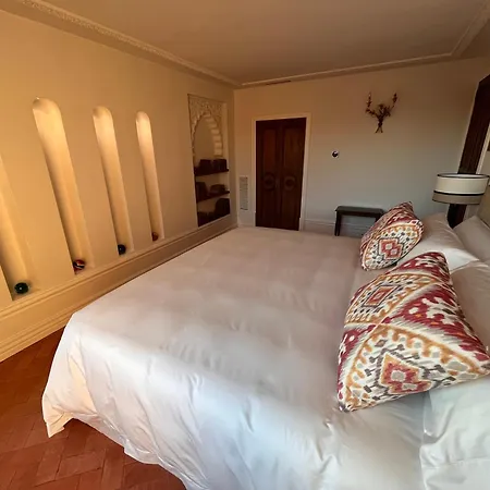 La Casa Juanranas Bed & Breakfast *